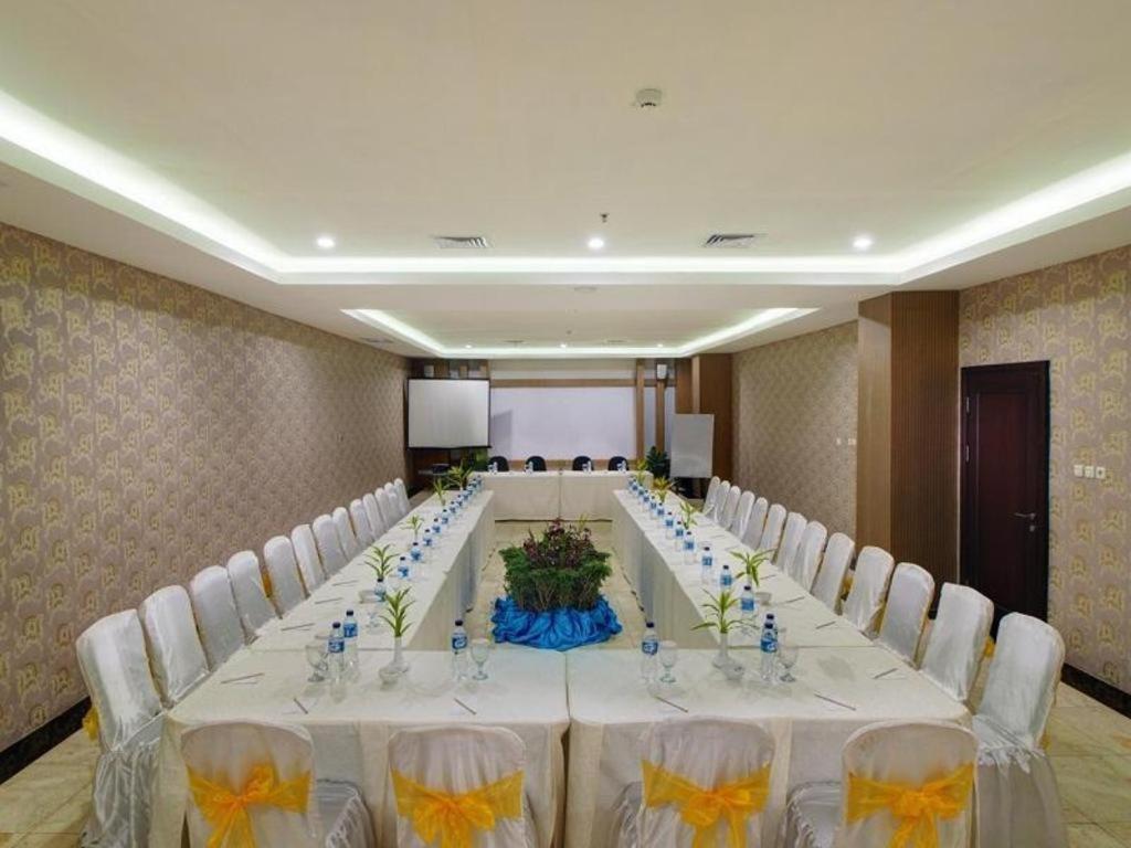 Horison Hotel Pematang Siantar Экстерьер фото