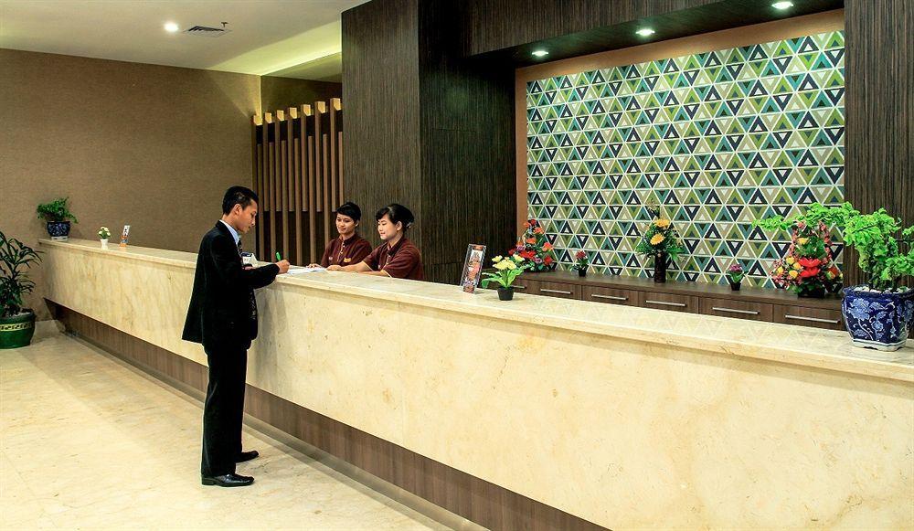 Horison Hotel Pematang Siantar Экстерьер фото