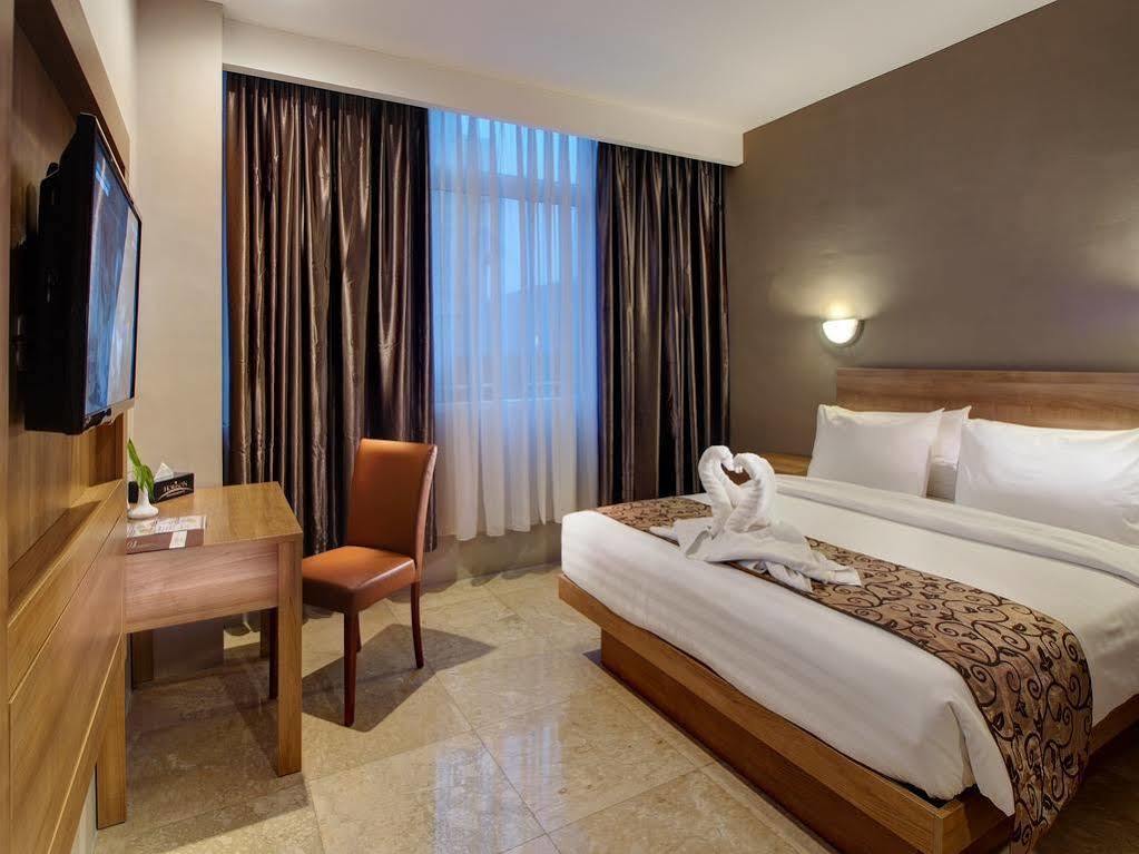 Horison Hotel Pematang Siantar Экстерьер фото